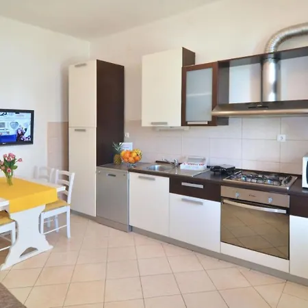 Apartment Karmen - Close To The Center *